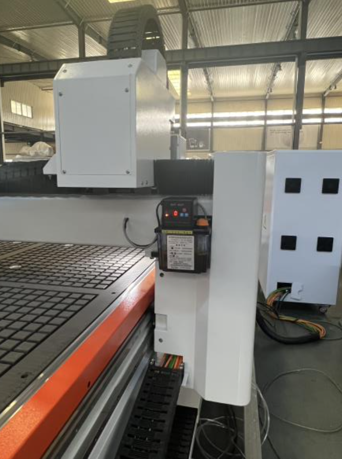 Lubricación Automática Router CNC MaxCut MC-HS1325CCD High Speed con cuchilla oscilante y cámara para corte contorno