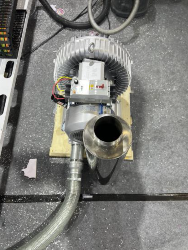 Bomba vacio 5.5KW doble etapa Router CNC MaxCut MC-HS1325CCD High Speed con cuchilla oscilante y cámara para corte contorno